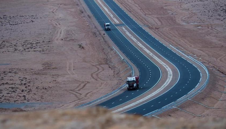 الحكومة تعلن إيصال الطريق السريع تزنيت الداخلة إلى المعبر الحدودي الكركرات