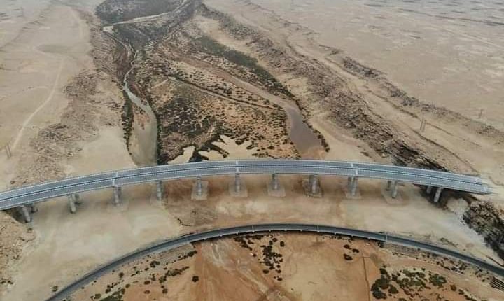 العيون تنتظر تدشين أكبر جسر معلق في المغرب خلال احتفالات عيد العرش