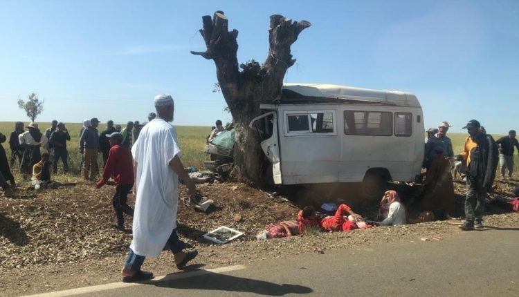 مصرع 8 و جرح 22 من عاملات الضيعات الفلاحية في حادث مميت بإقليم الخميسات