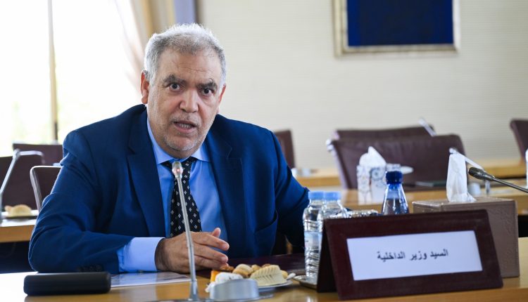 وزير الداخلية يصدر تعليمات صارمة بتشديد الرقابة حول تصحيح الإمضاء بالملفات العقارية