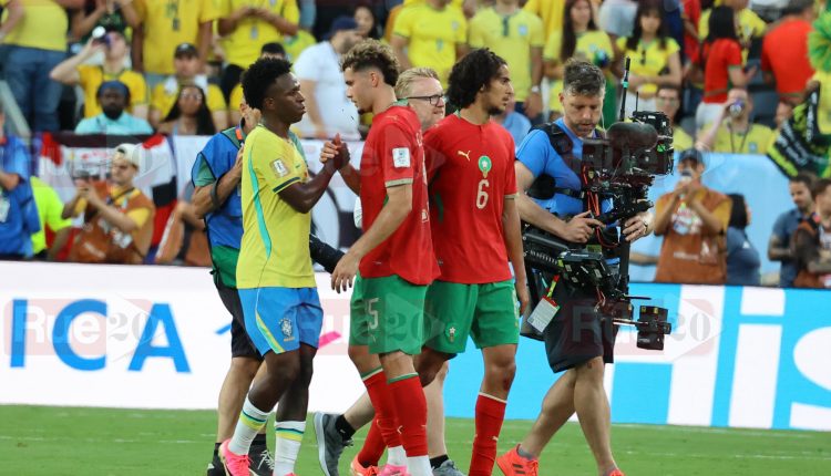 إنشتاين المغرب…عدسات الصحافة العالمية تسلط على الرسام أيوب بوعدي ذو 18 عاماً