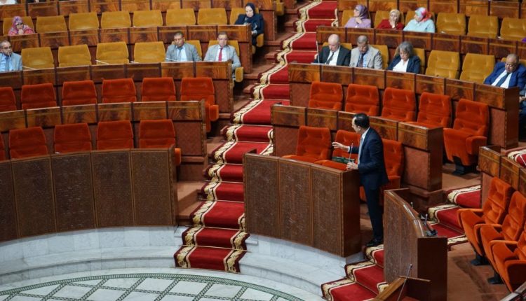 السكوري يقنع مجلس النواب بالمصادقة بالإجماع على تقليص ساعات عمل أعوان الحراسة إلى 8 ساعات يومياً