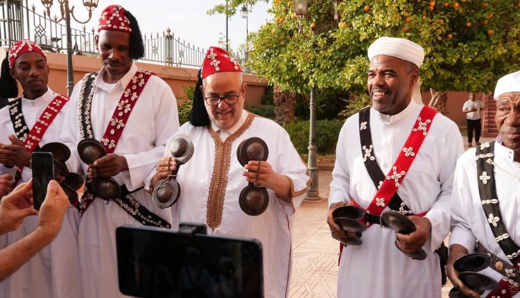 بنكيران يطوف بالجنوب الشرقي تحت الشمس الحارقة بحثاً عن الأصوات في مدن لم تطأها قدماه خلال 10 سنوات من الحكومة